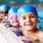 Najlepszy sposób na naukę pływania dla dzieci między 5 a 8 rokiem życia