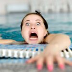 Jak przełamać strach przed wodą? Sprawdzone metody instruktorskie