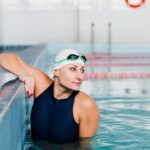 Ile lekcji potrzeba, żeby swobodnie pływać – fakty vs mity