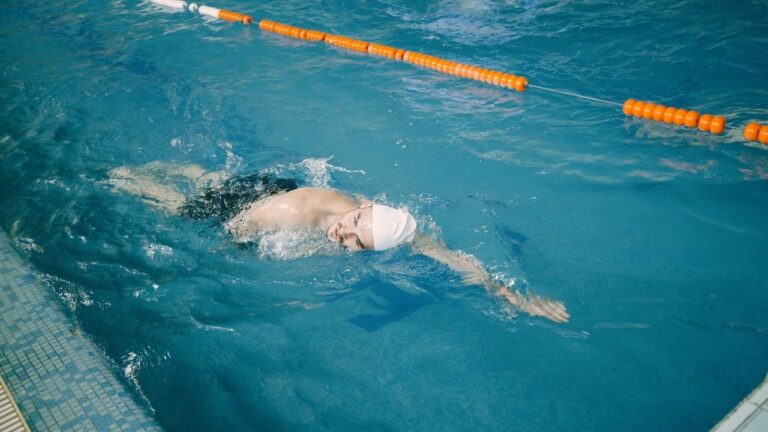 Jak oddychać podczas pływania kraulem?